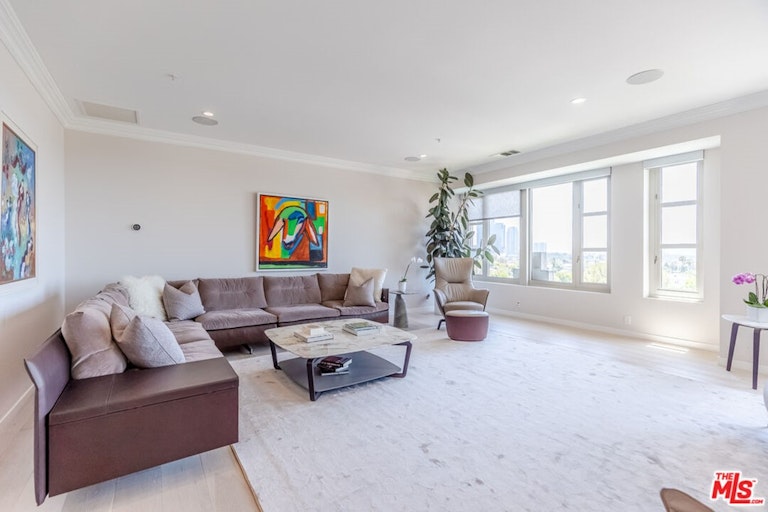 Photo 12 of 26 - 10580 Wilshire Blvd #7SW, Los Angeles, CA 90024