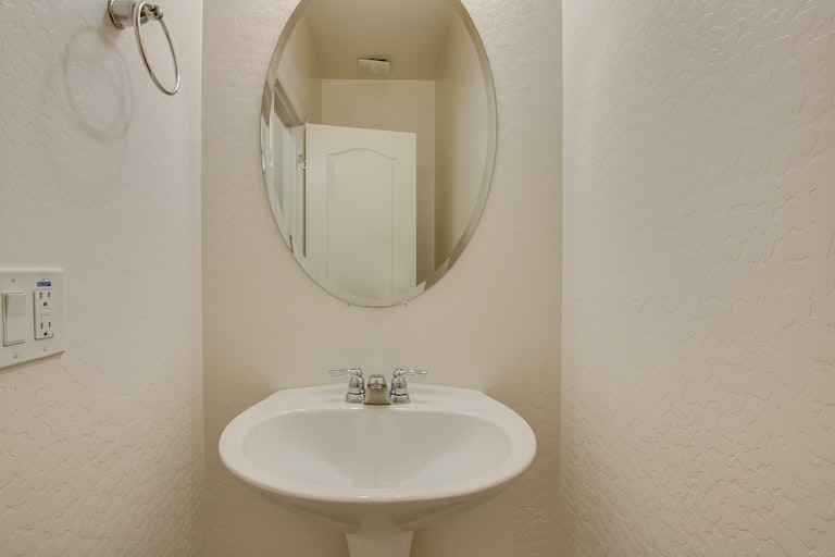 Photo 30 of 33 - 1063 S Storment Ln, Gilbert, AZ 85296