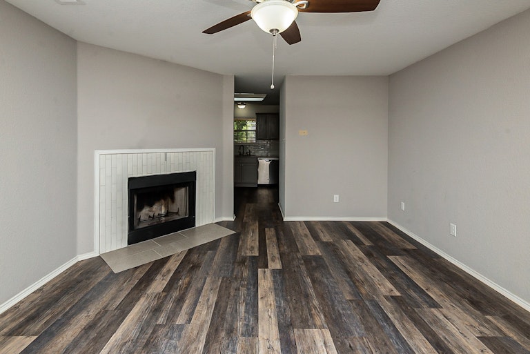 Photo 10 of 26 - 6428 Henco Dr, Fort Worth, TX 76119