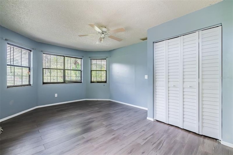 Photo 32 of 63 - 1208 5th St, Wimauma, FL 33598