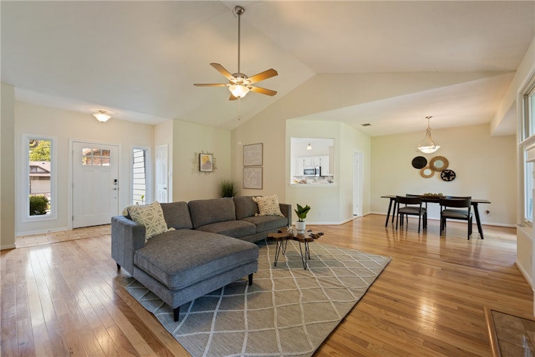 Photo 7 of 18 - 8907 Chester Forest St, Austin, TX 78729