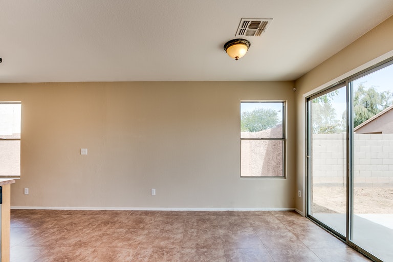 Photo 9 of 34 - 9236 W Highland Ave, Phoenix, AZ 85037