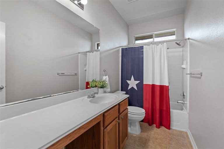 Photo 23 of 37 - 414 Las Colinas Dr, Leander, TX 78641