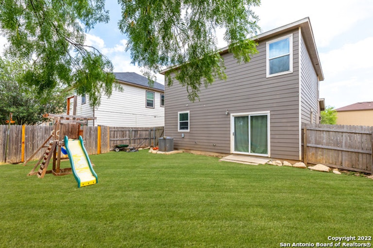 Photo 25 of 25 - 311 Pleasanton Spg, San Antonio, TX 78221