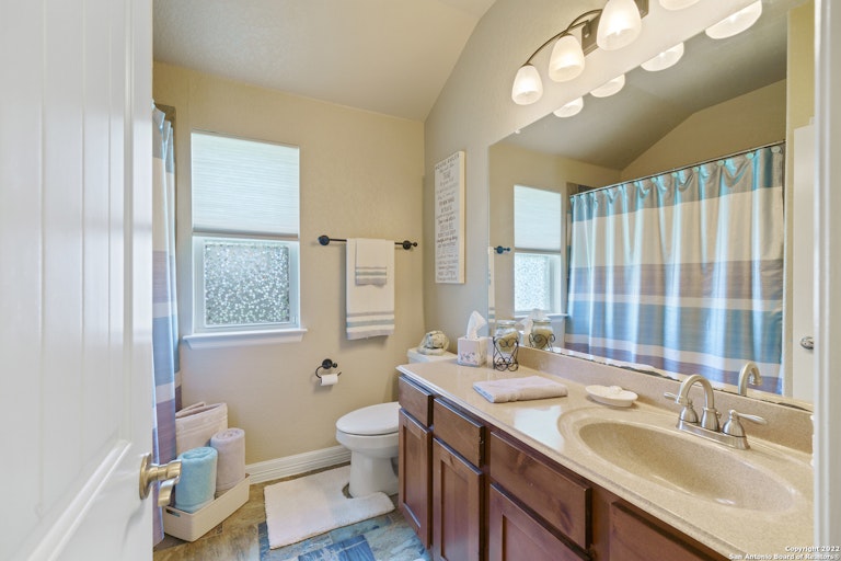 Photo 26 of 36 - 15807 Fox Ln, Selma, TX 78154