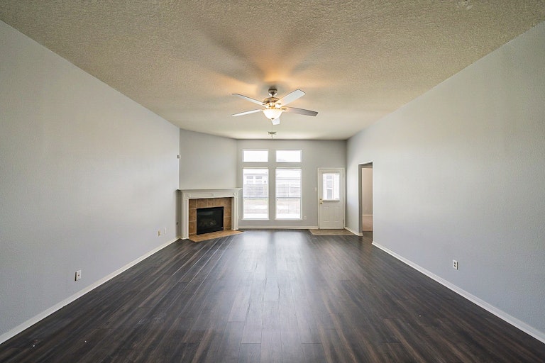 Photo 3 of 29 - 4115 Tree Mist Ct, Humble, TX 77346