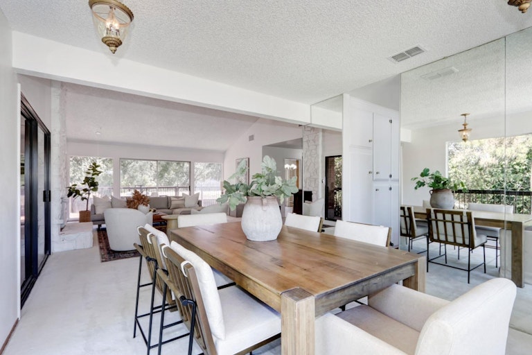 Photo 26 of 70 - 4040 Crondall Dr, Sacramento, CA 95864