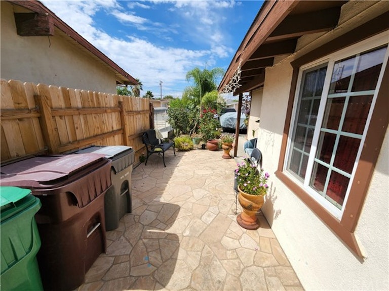 Photo 5 of 6 - 25189 Juanita Ave, Moreno Valley, CA 92551
