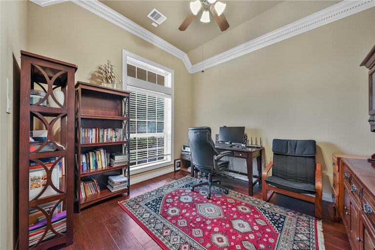 Photo 14 of 39 - 7402 Capstan Way, Sugar Land, TX 77479