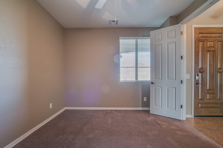 Photo 5 of 43 - 5711 S Parkcrest St, Gilbert, AZ 85298