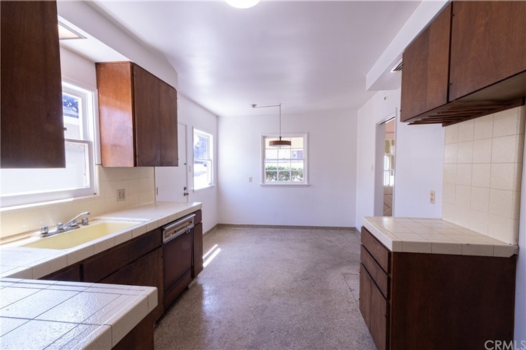 Photo 7 of 27 - 229 Camino De Las Colinas, Redondo Beach, CA 90277