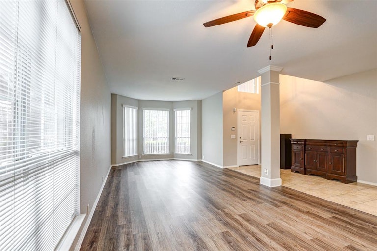 Photo 7 of 31 - 4644 Matthew Dr, Fort Worth, TX 76244