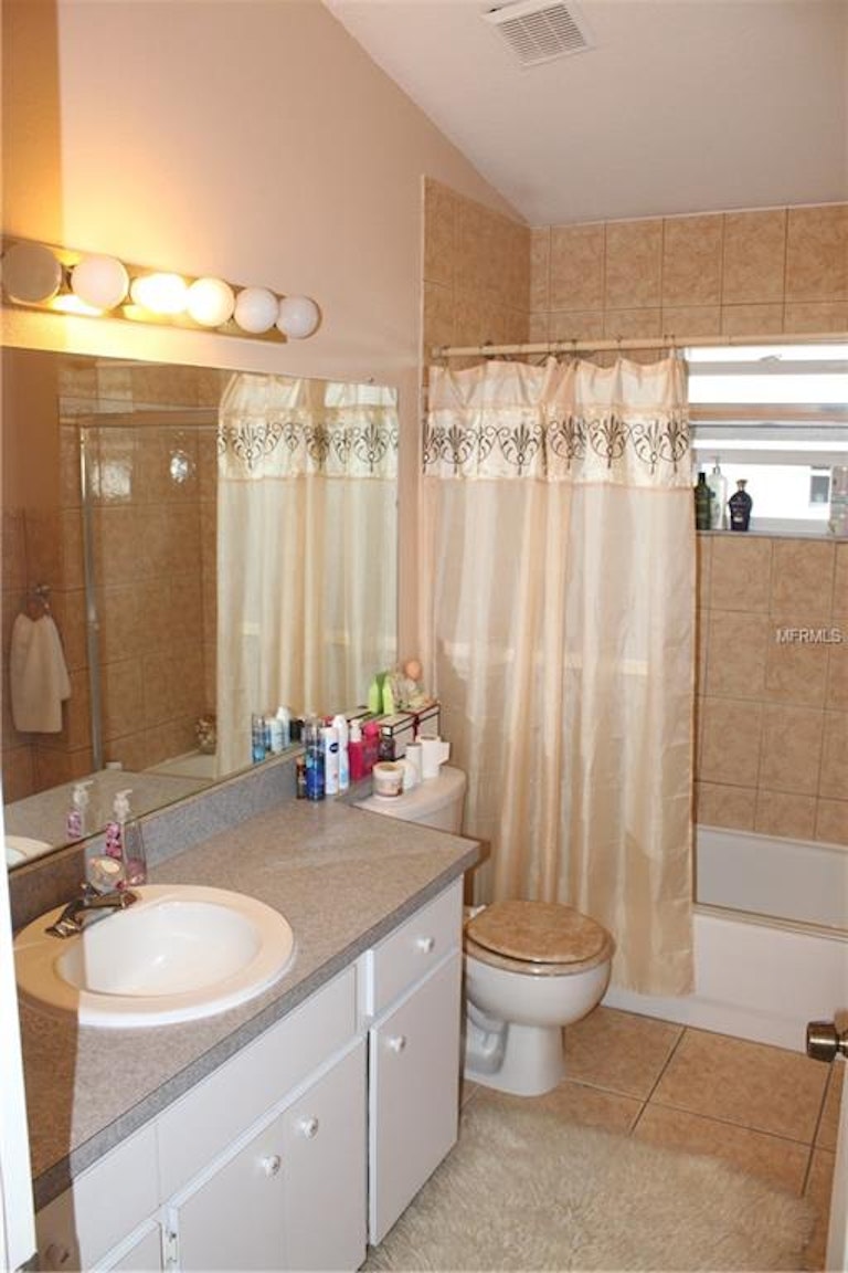 Photo 6 of 20 - 1012 55th Ave N, Saint Petersburg, FL 33703