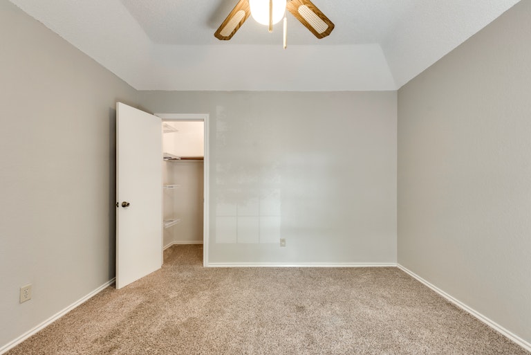 Photo 25 of 26 - 3615 Dalton Dr, Corinth, TX 76208