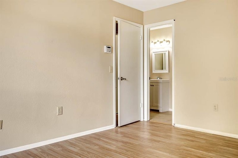 Photo 13 of 15 - 9481 Highland Oak Dr #907, Tampa, FL 33647