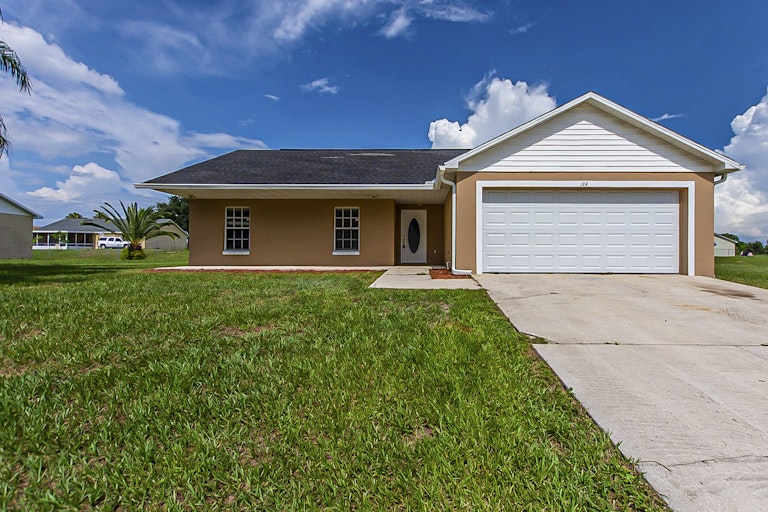 Photo 1 of 20 - 122 Church St, Lake Hamilton, FL 33851