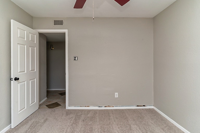 Photo 22 of 23 - 638 Michael Dr, Grand Prairie, TX 75052