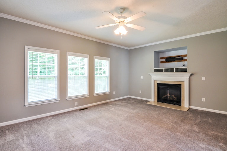 Photo 8 of 25 - 285 Trenburg Pl, Clayton, NC 27520