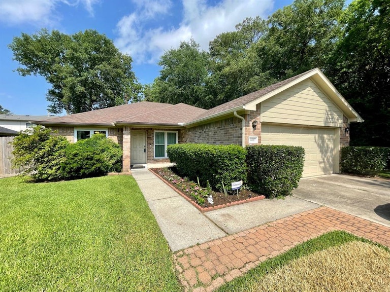 Photo 4 of 45 - 16107 Mesa Blvd, Humble, TX 77396