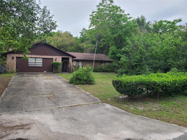 Photo 2 of 15 - 208 Alta Vista St, Debary, FL 32713