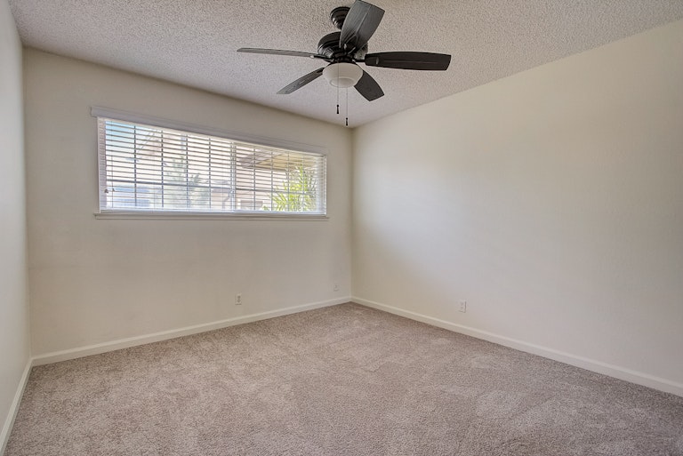 Photo 6 of 22 - 4525 Palm Ave #1, Sacramento, CA 95842