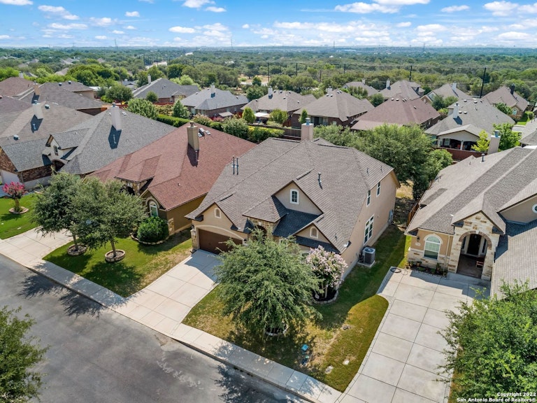 Photo 36 of 38 - 9747 Helotes Hl, Helotes, TX 78023