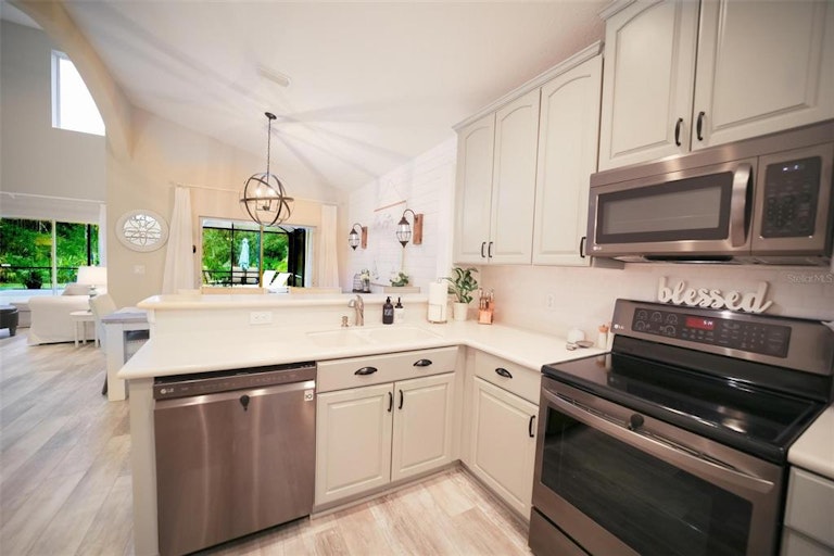 Photo 32 of 53 - 11505 Dancing River Dr, Venice, FL 34292