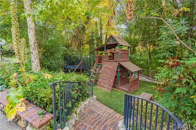 Photo 47 of 59 - 2899 N Monte Verde Dr, Covina, CA 91724