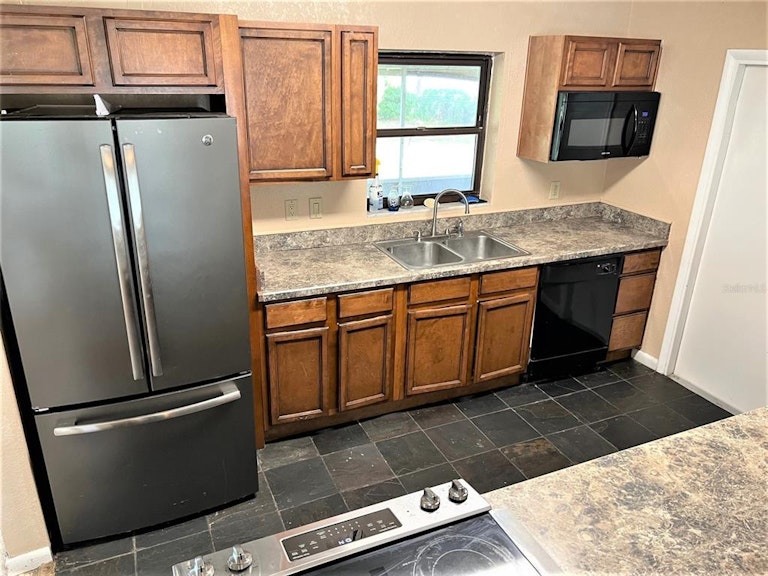 Photo 9 of 41 - 1246 W Wellington Dr, Deltona, FL 32725