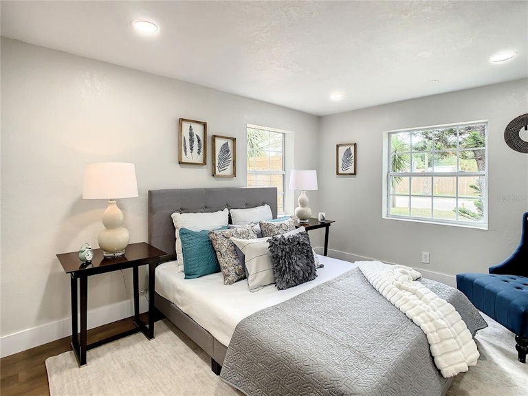 Photo 16 of 26 - 420 40th St S, Saint Petersburg, FL 33711