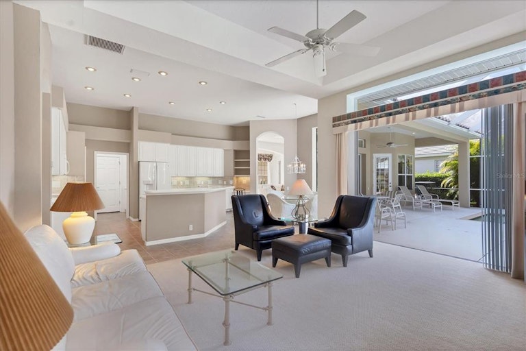 Photo 15 of 32 - 7204 Marston Ct, University Park, FL 34201