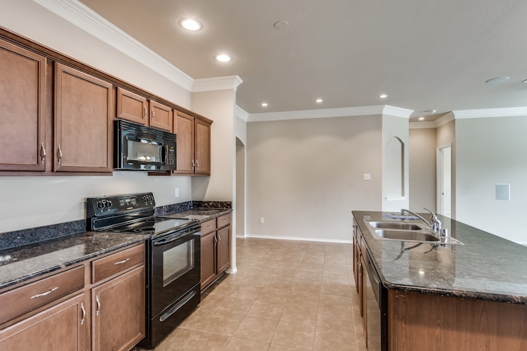 Photo 12 of 21 - 2108 Meadow View Dr, Princeton, TX 75407