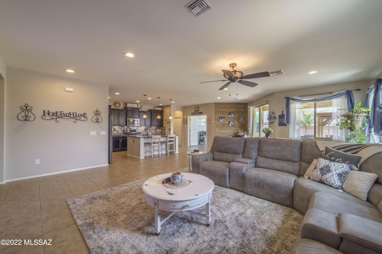 Photo 11 of 41 - 1501 E Lower Mine Ln, Sahuarita, AZ 85629