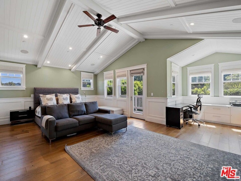 Photo 28 of 41 - 5421 Norwich Ave, Sherman Oaks, CA 91411