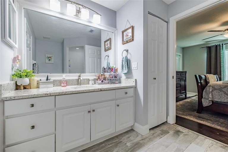 Photo 31 of 43 - 15429 Florida Breeze Loop, Wimauma, FL 33598