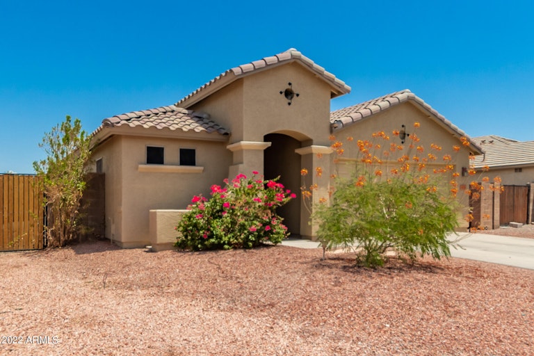 Photo 2 of 28 - 378 W Santa Gertrudis Cir, San Tan Valley, AZ 85143