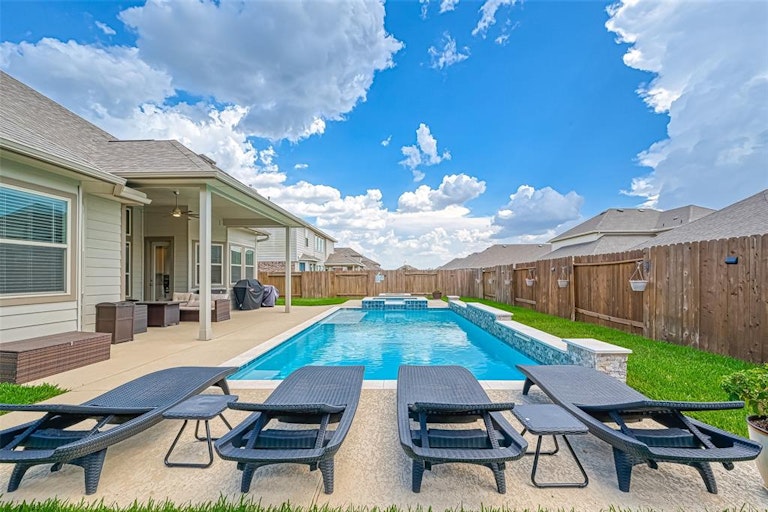 Photo 35 of 37 - 16223 Amber Brown Dr, Hockley, TX 77447