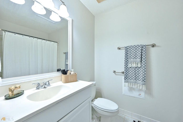Photo 5 of 25 - 3097 Reeves St SE, Smyrna, GA 30080