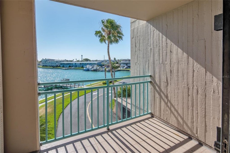Photo 13 of 29 - 1 Key Capri #213E, Treasure Island, FL 33706