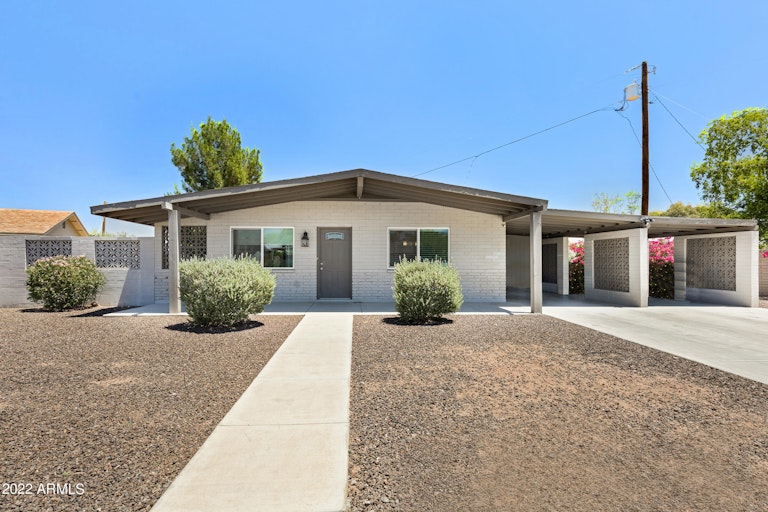 Photo 1 of 32 - 2528 E Blanche Dr, Phoenix, AZ 85032