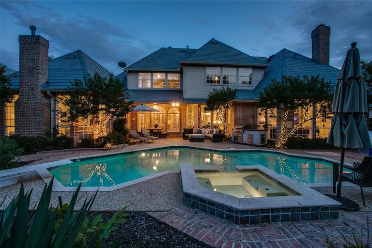 Photo 1 of 28 - 1204 Chatsworth Dr, Colleyville, TX 76034