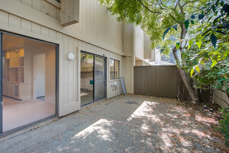 Photo 33 of 35 - 106 Hartnell Pl, Sacramento, CA 95825