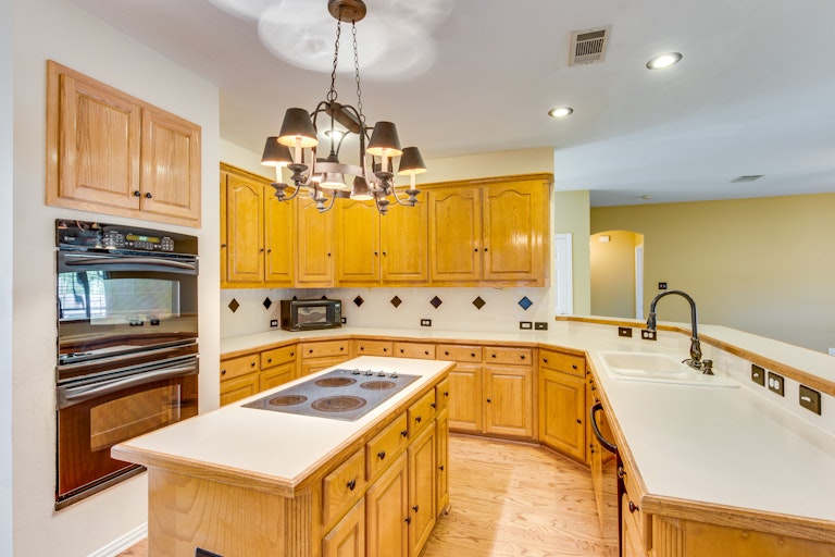 Photo 6 of 34 - 1422 Tascosa Ct, Allen, TX 75013
