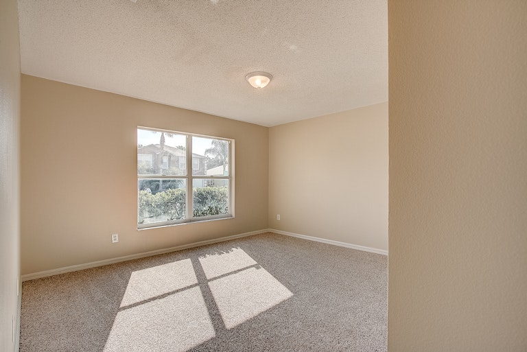 Photo 12 of 25 - 1130 Kempton Chase Pkwy, Orlando, FL 32837