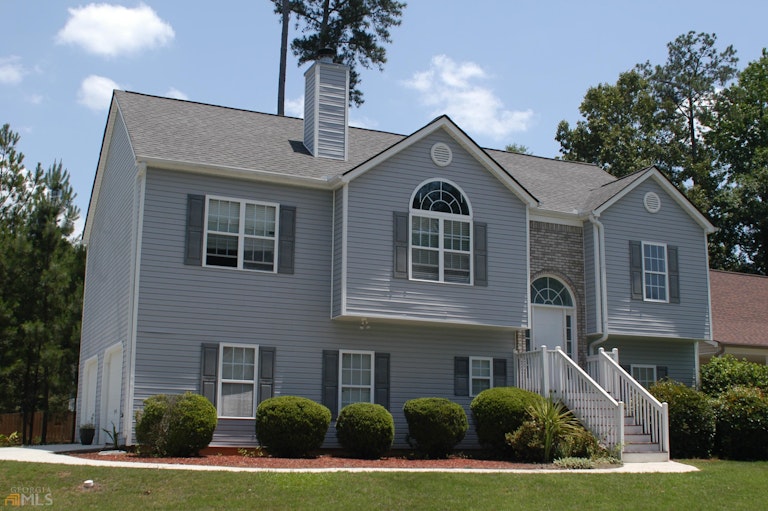 Photo 3 of 4 - 5875 Newnan Ct, Austell, GA 30106