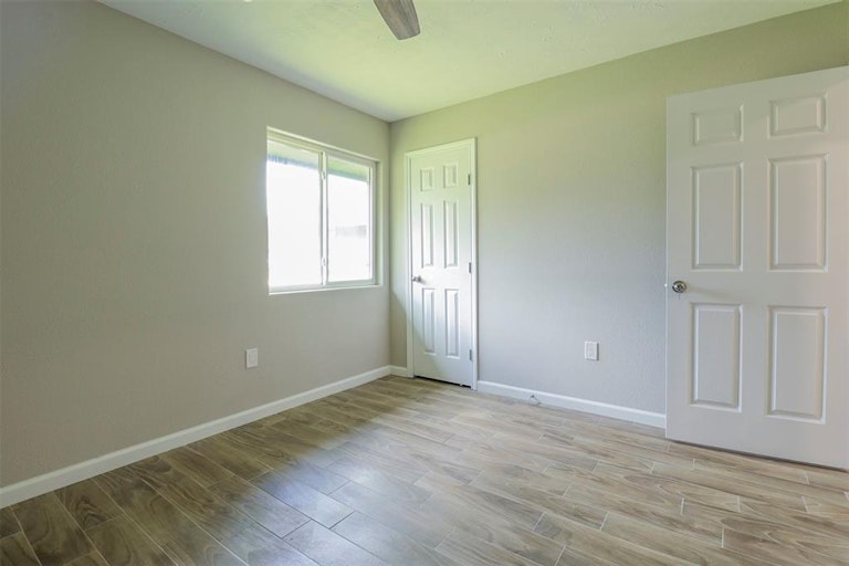 Photo 16 of 20 - 16927 Paint Rock Rd, Friendswood, TX 77546