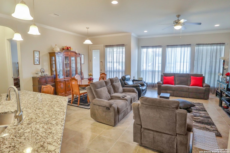 Photo 5 of 24 - 225 Scenic Vis, Cibolo, TX 78108