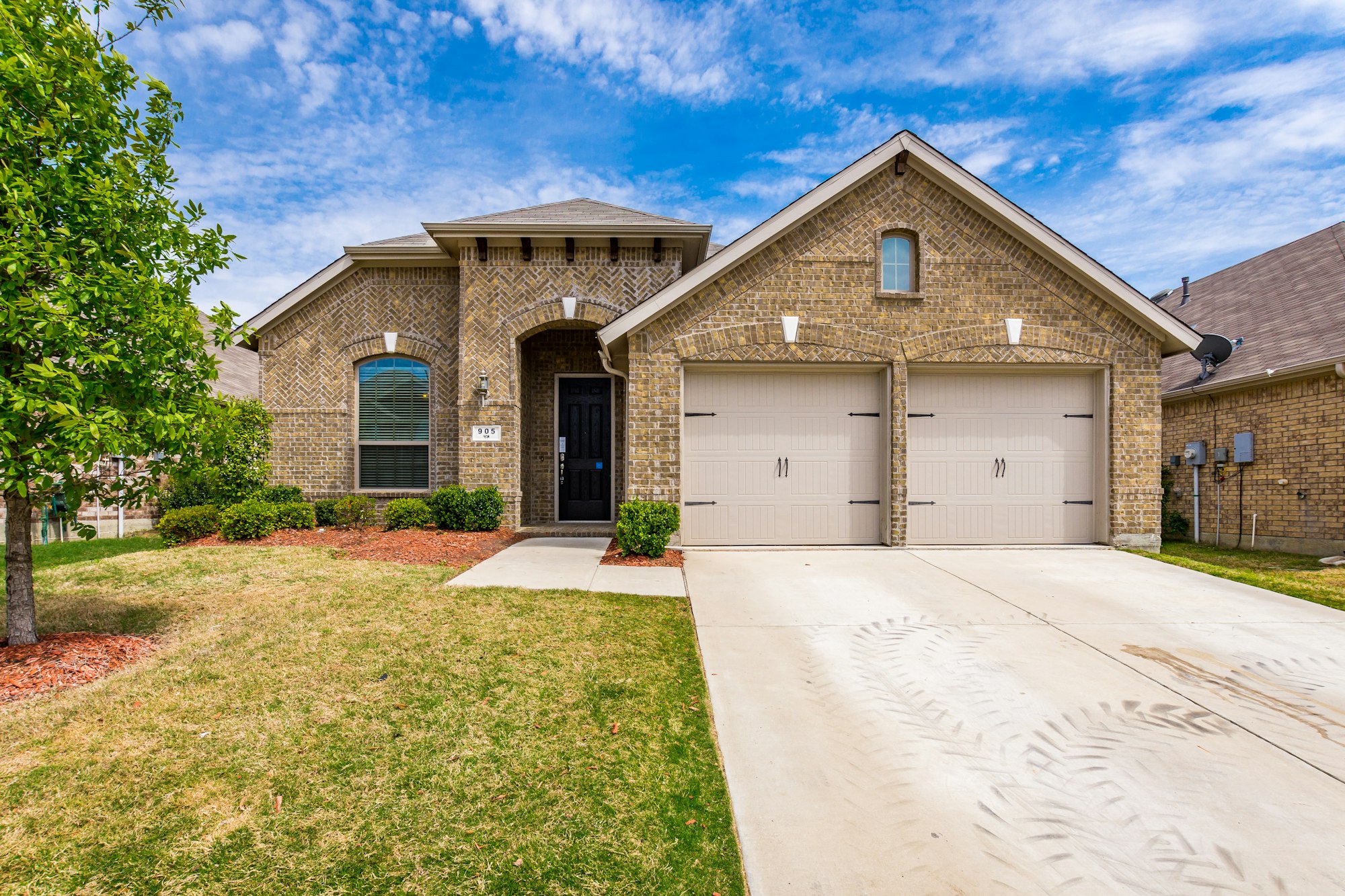 Photo 1 of 29 - 905 Green Coral Dr, Little Elm, TX 75068