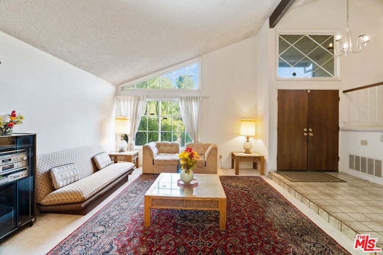 Photo 8 of 53 - 18502 Entrada Ct, Porter Ranch, CA 91326