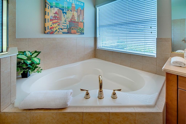 Photo 25 of 55 - 12143 Maple Ridge Dr, Parrish, FL 34219